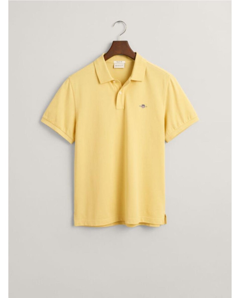 Polo GANT de piqué Regular Fit Shield AMARILLO