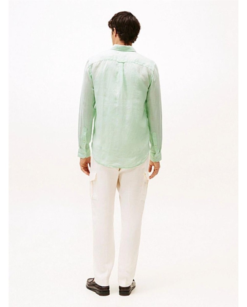 Camisa de corte regular en lino VERDE Camisa de corte regular en lino VERDE